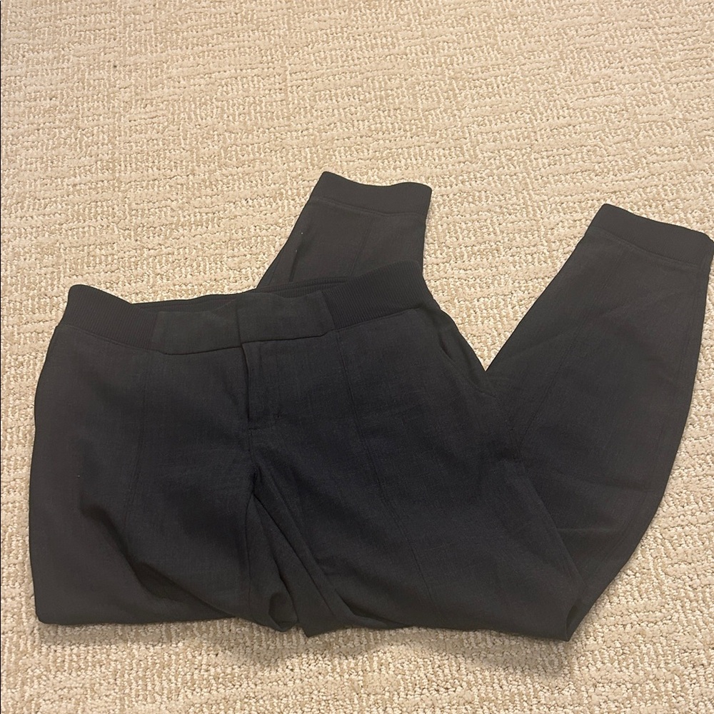 EUC/like new wool track pants - Athleta - size 6- Charcoal gray color